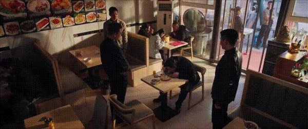 鼎冠配资 子弹飞30集全员眉间中弹，《以法之名》成怂人自白书