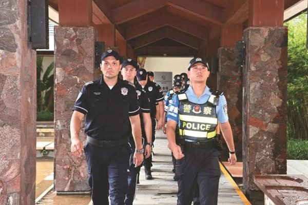 国荣配资 国内外局势太乱，让武契奇做出重大决定，大批部队直接前往东方